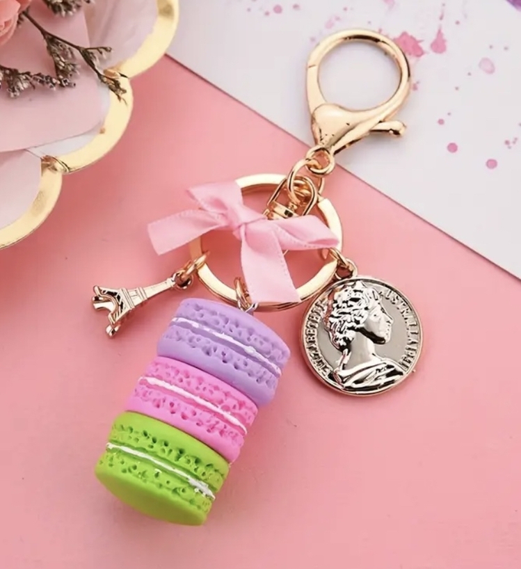 Pembe Fiyonk Şık Makaron Kek Anahtarlık