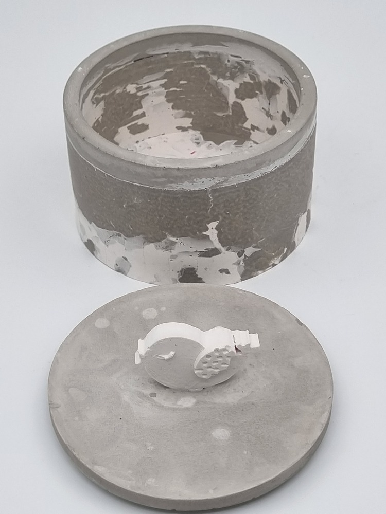 Kapaklı Beton Kutu