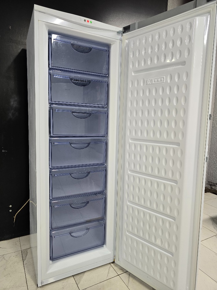 SIFIRLANMIŞ UĞUR 258 LT 7 BÖLMELİ DİKEY DERİN DONDURUCU