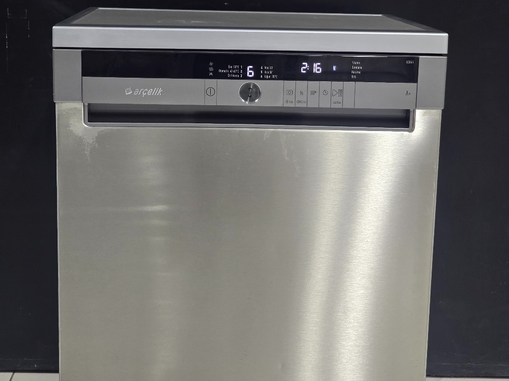SIFIRLANMIŞ ARÇELİK INOX PIYANO SERİ 6 PROGRAMLI BULAŞIK MAKİNESİ