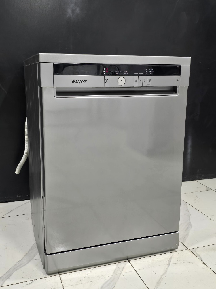 SIFIRLANMIŞ ARÇELİK PYANO SERİ GRİ 4 PROGRAMLI BULAŞIK MAKİNESİ