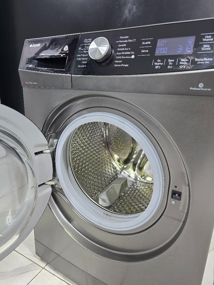 SIFIRLANMIŞ ARÇELİK IN LOVE SERİ ANTRASİT 9 KG 1200 DEVİR ÇAMAŞIR MAKİNESİ