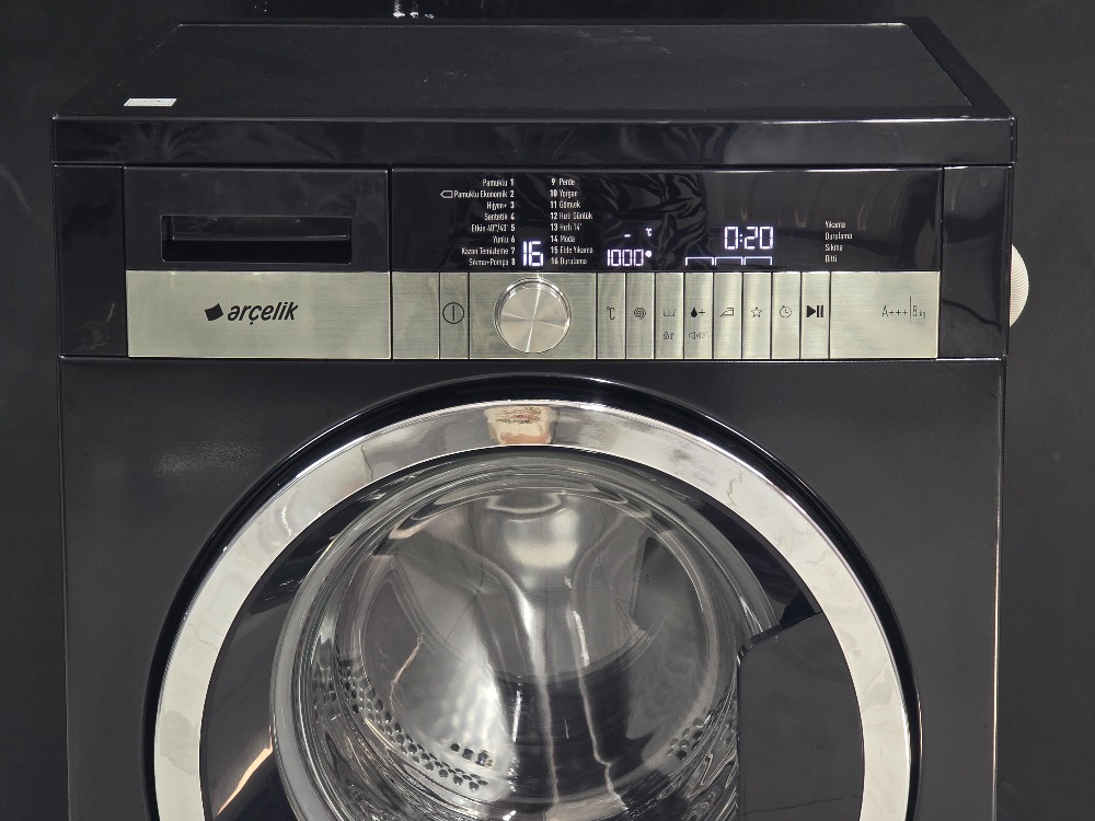 SIFIRLANMIŞ ARÇELİK SİYAH PIYANO SERİ 8 KG 1000 DEVİR ÇAMAŞIR MAKİNESİ