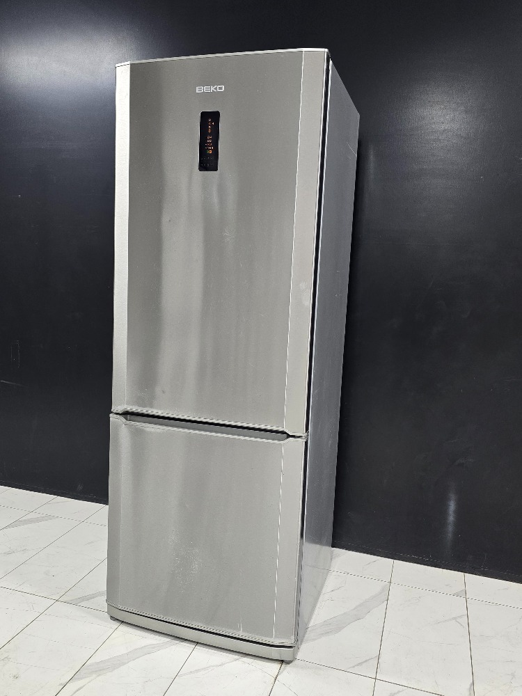 SIFIRLANMIŞ BEKO 475 LT INOX KOMBİ TİPİ NOFROST BUZDOLABI