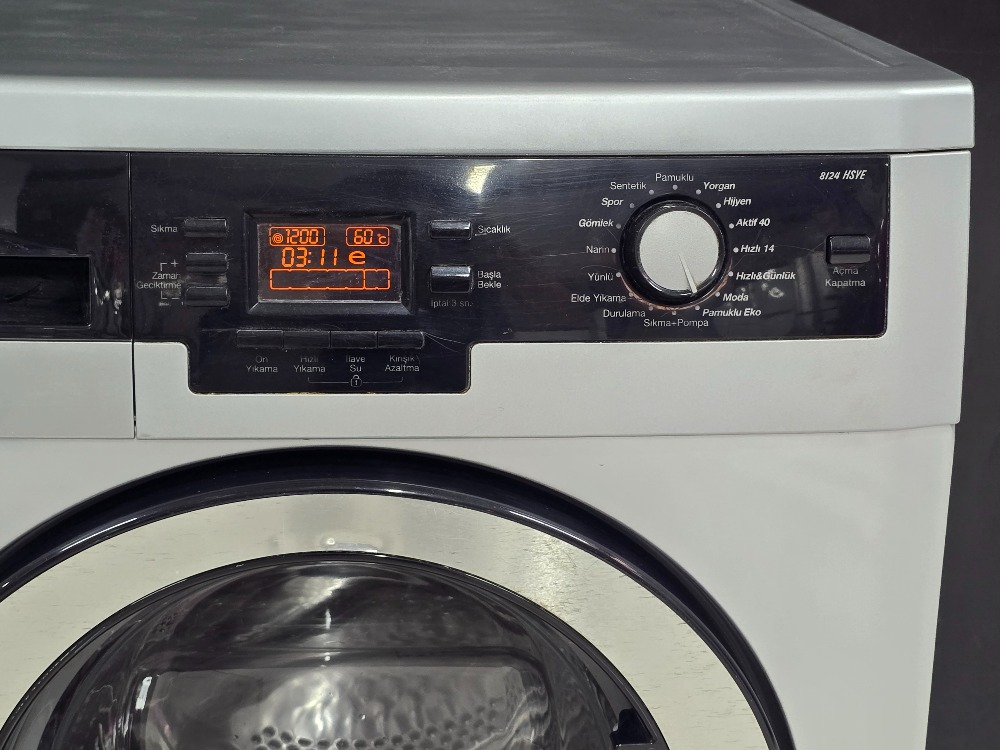 SIFIRLANMIŞ ARÇELİK GRİ 8 KG 1200 DEVİR ÇAMAŞIR MAKİNESİ