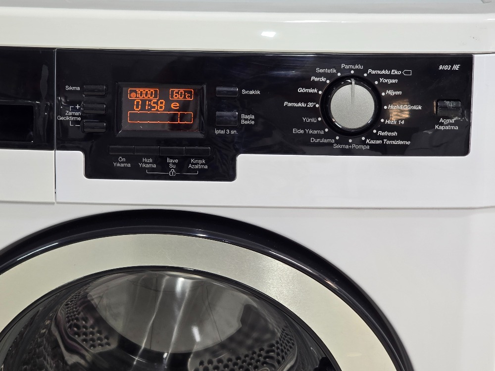 SIFIRLANMIŞ ARÇELİK 9 KG 1000 DEVİR ÇAMAŞIR MAKİNESİ