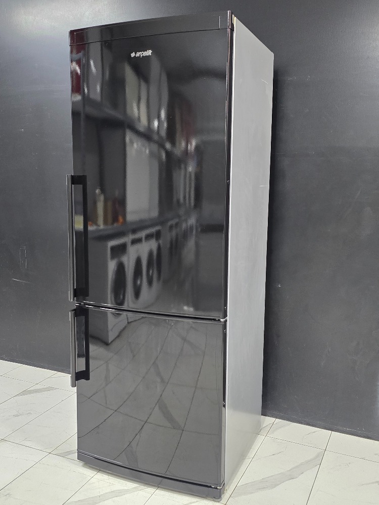 SIFIRLANMIŞ ARÇELİK SİYAH 475 LT KOMBİ TİPİ NOFROST BUZDOLABI