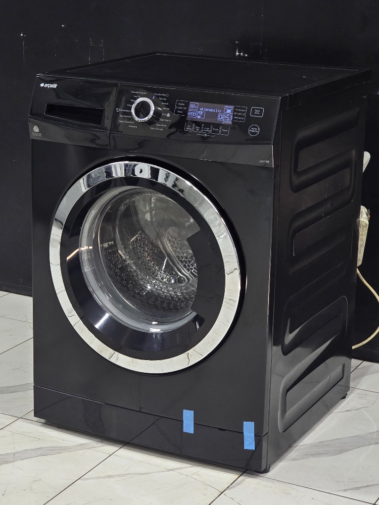 SIFIRLANMIŞ ARÇELİK SİYAH IN LOVE 8 KG 1200 DEVİR ÇAMAŞIR MAKİNESİ