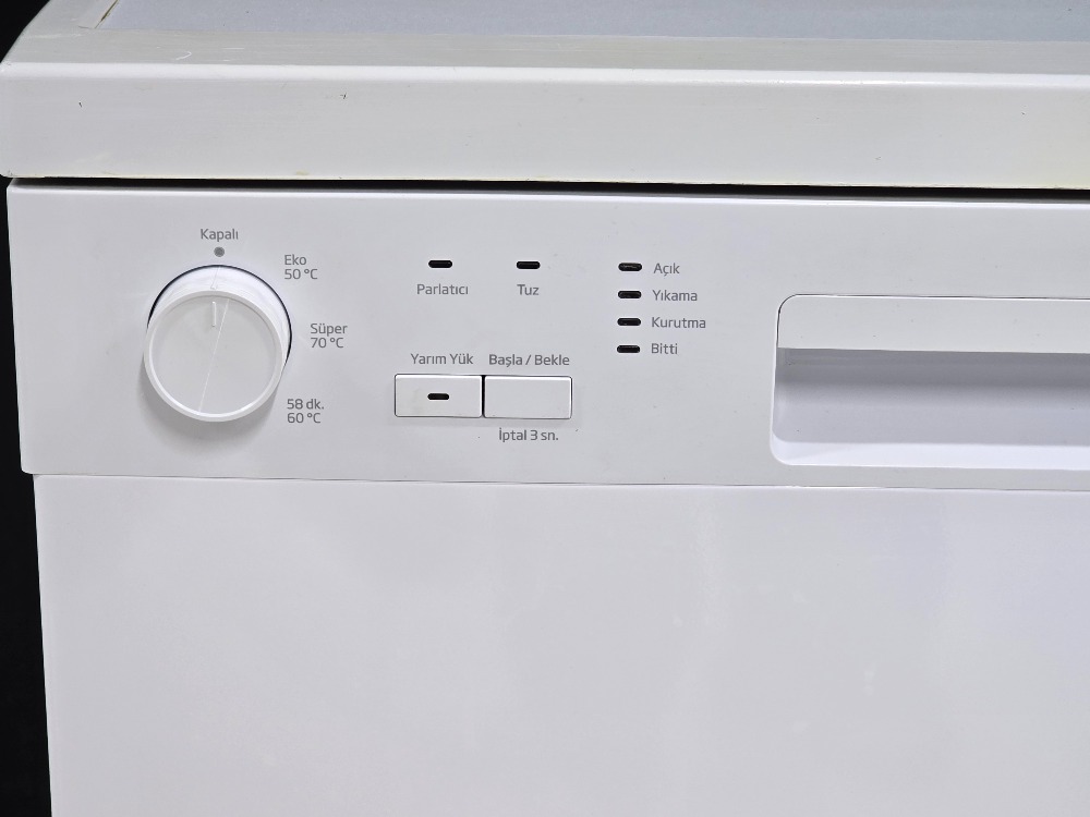SIFIRLANMIŞ BEKO 3 PROGRAMLI BULAŞIK MAKİNESİ