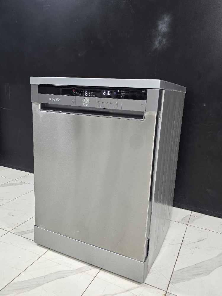 SIFIRLANMIŞ ARÇELİK INOX PIYANO SERİ 6 PROGRAMLI BULAŞIK MAKİNESİ