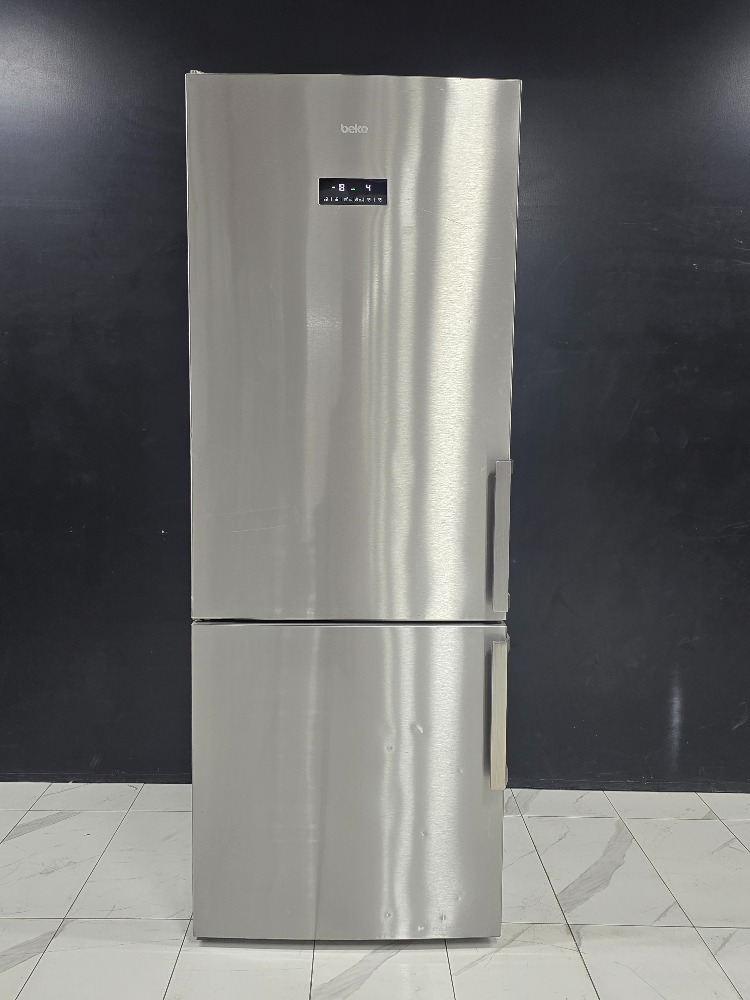 SIFIRLANMIŞ BEKO 520 LT INOX KOMBİ TİPİ NOFROST BUZDOLABI