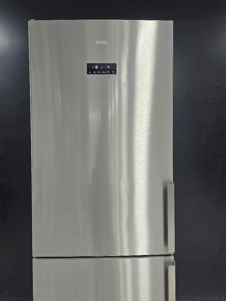 SIFIRLANMIŞ BEKO 520 LT INOX KOMBİ TİPİ NOFROST BUZDOLABI
