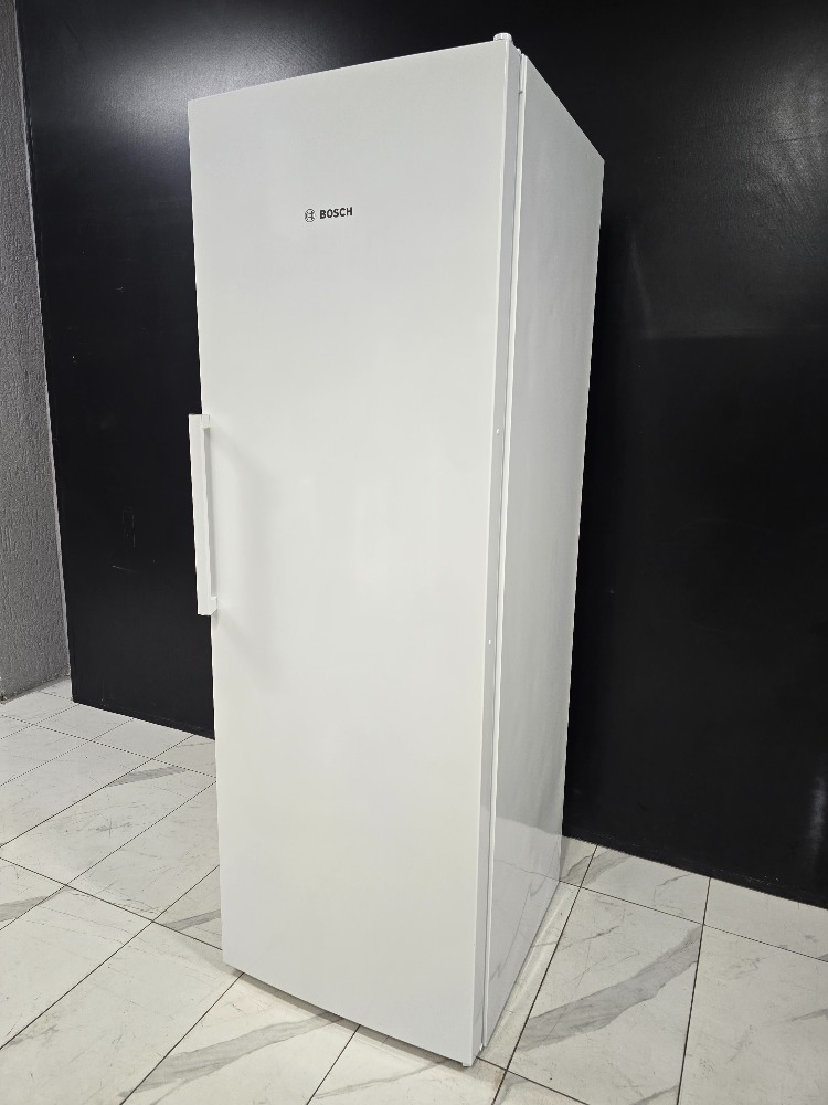 BOSCH GSV33VW31N 7 ÇEKMECELİ 242 LT DERİN DONDURUCU