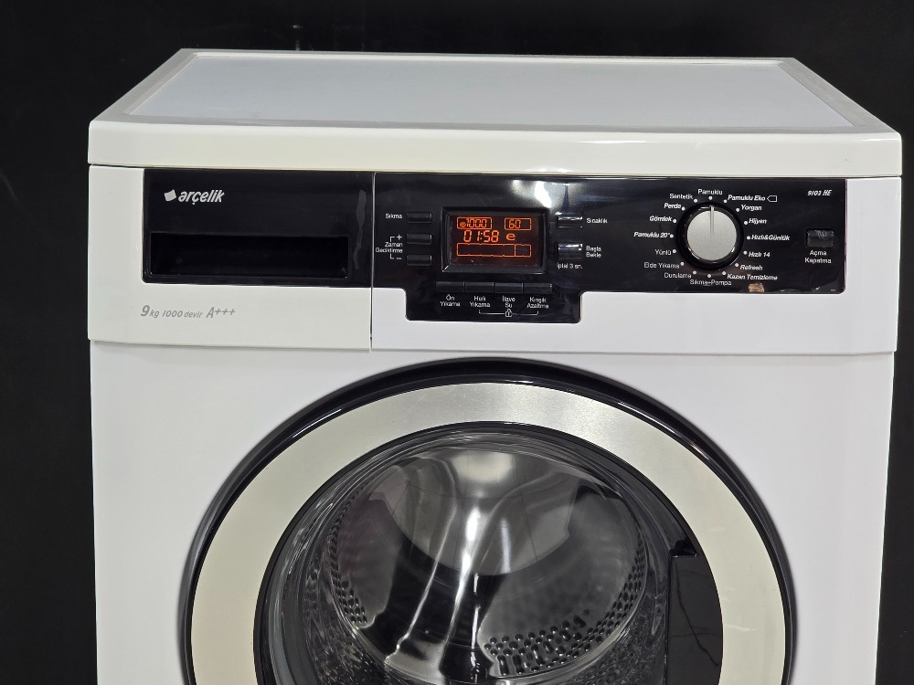SIFIRLANMIŞ ARÇELİK 9 KG 1000 DEVİR ÇAMAŞIR MAKİNESİ