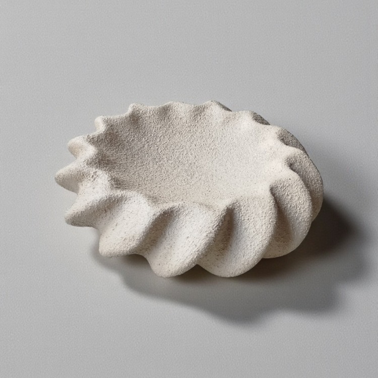 Wabi Sabi El Yapımı Dekoratif Kase | Dalgalı Ham Dokulu Orta Sehpa Objesi (26 cm)