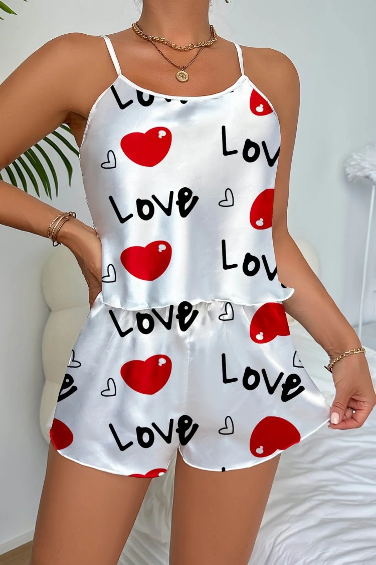Love Desenli Beyaz Saten Şortlu Gecelik Takım EXVY1334