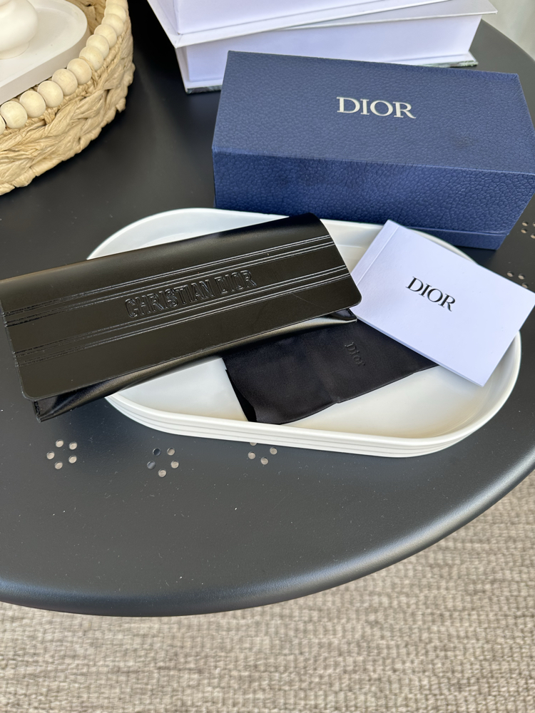 Christian Dior Orjinal Kılıf ve Aksesuarları