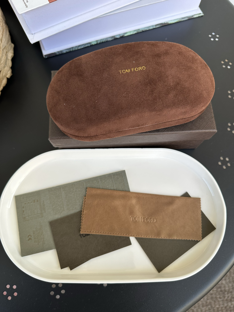 Tom Ford Orjinal Kılıf ve Aksesuarları