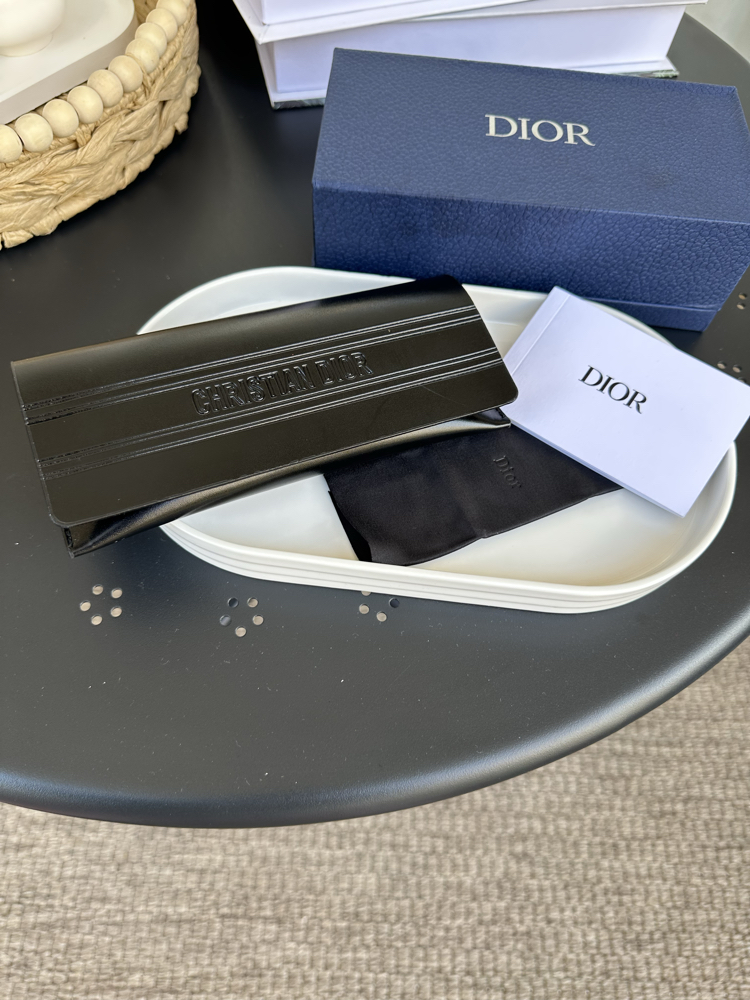 Christian Dior Orjinal Kılıf ve Aksesuarları