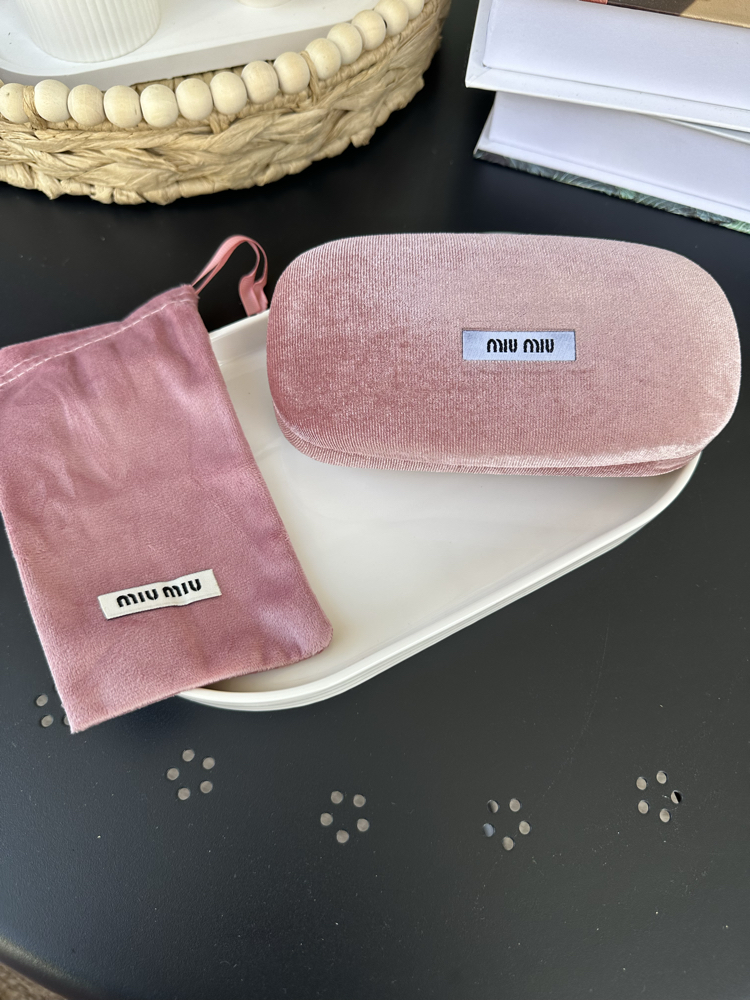 Miu Miu Orjinal Kutu ve Bez Kılıfı