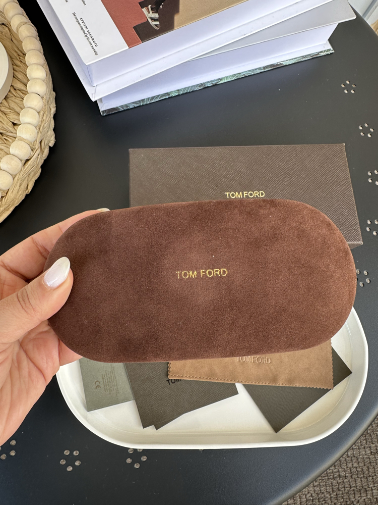 Tom Ford Orjinal Kılıf ve Aksesuarları