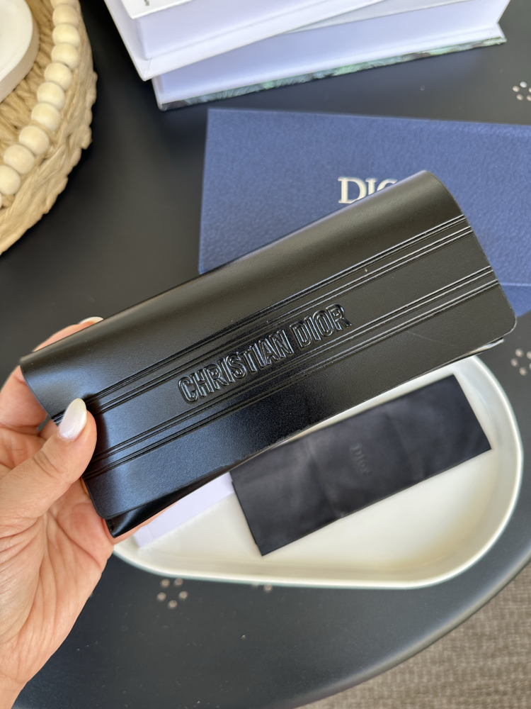 Christian Dior Orjinal Kılıf ve Aksesuarları