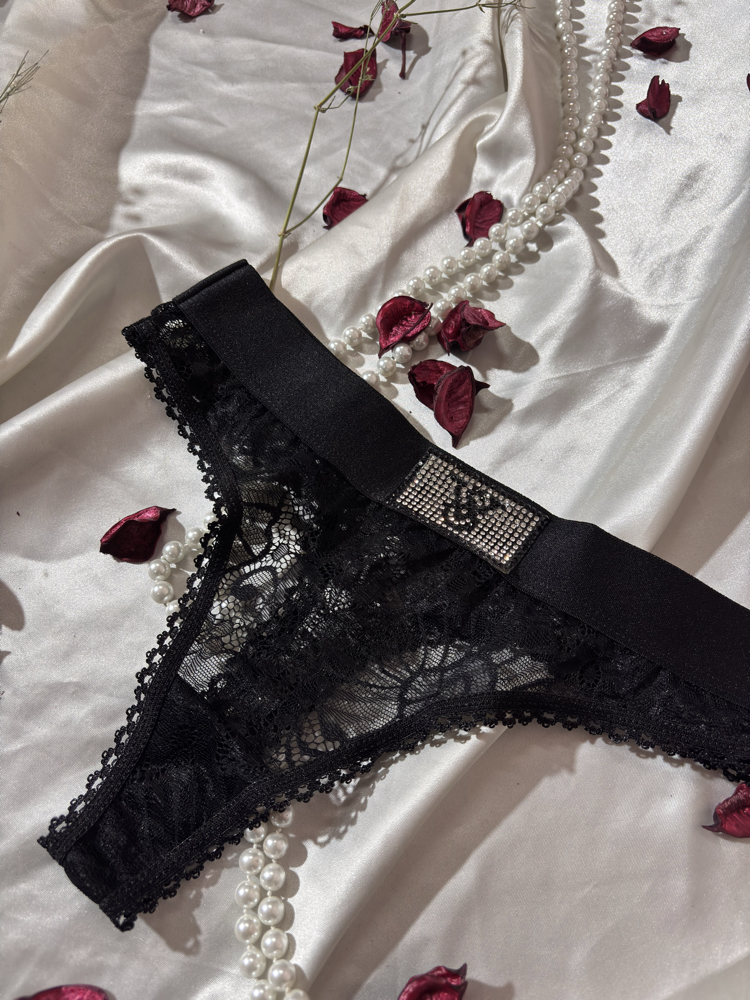Victoria’ secret dantelli taş detaylı tanga 