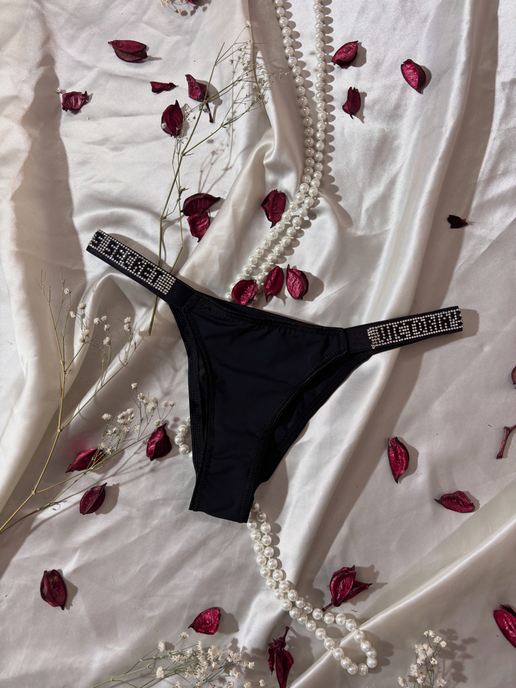 Victoria’s secret taş detaylı siyah tanga