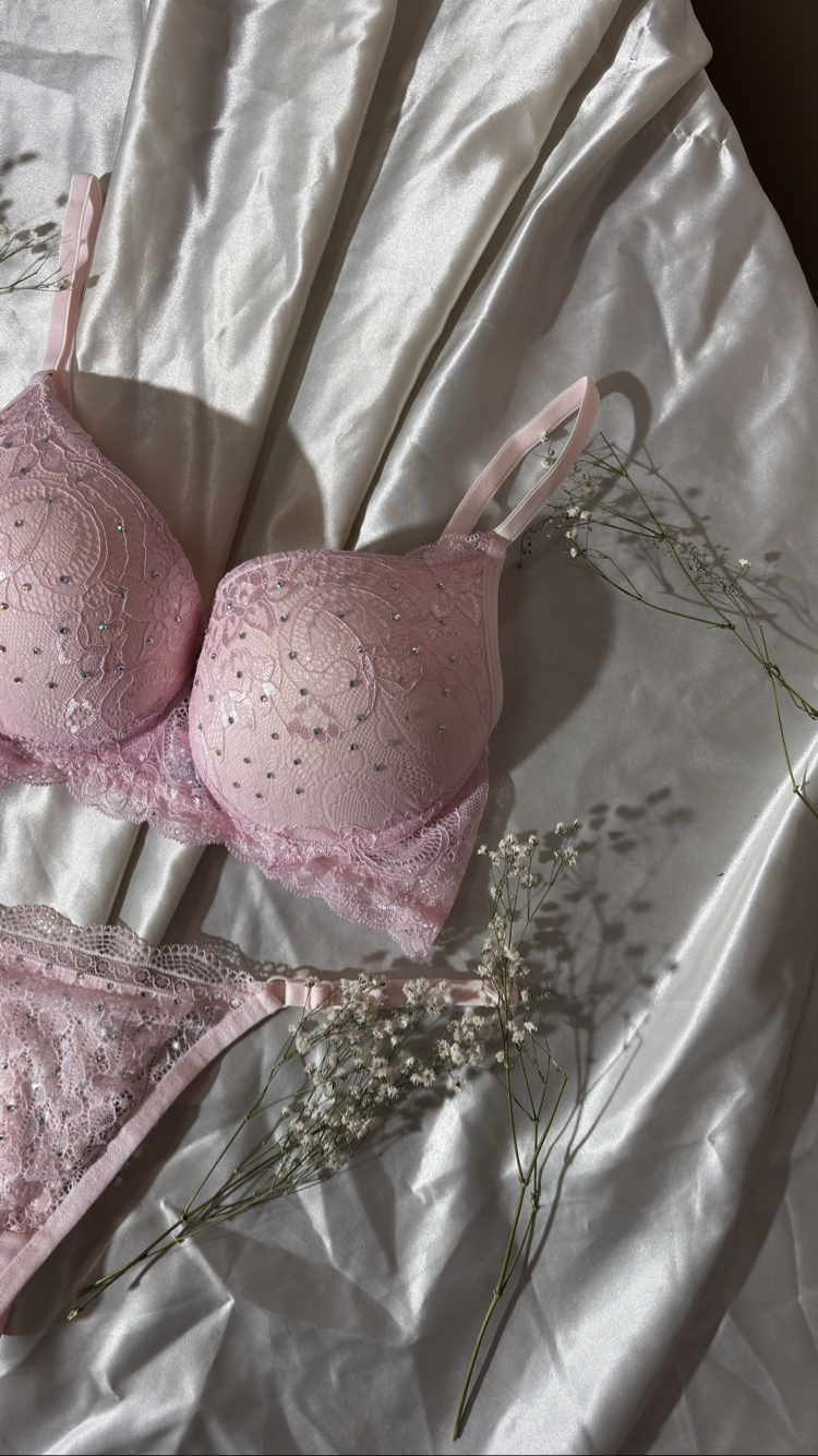 Pudra Pembe, Push-Up Dolgulu ve Taş İşlemeli Dantelli Sütyen Takımı