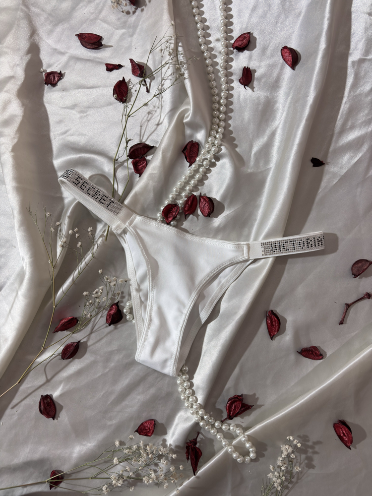 Victoria’s secret beyaz taş detaylı tanga