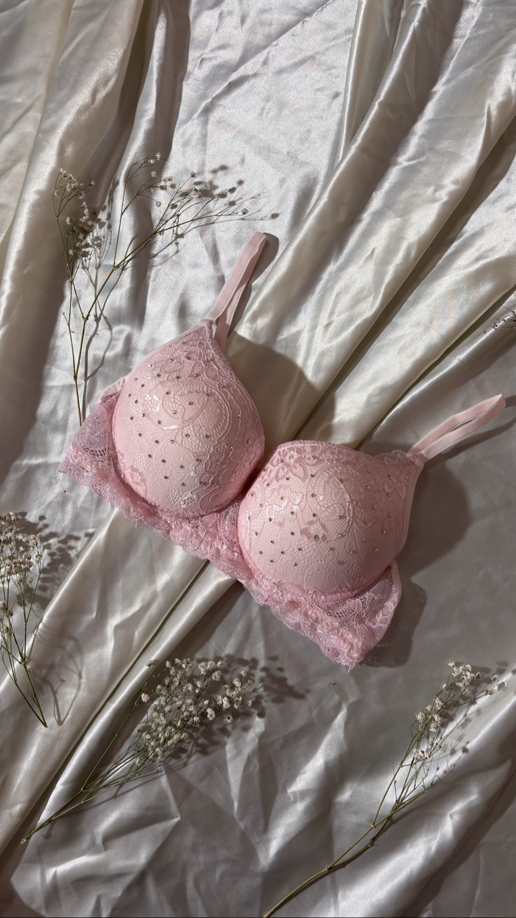 Pudra Pembe, Push-Up Dolgulu ve Taş İşlemeli Dantelli Sütyen Takımı