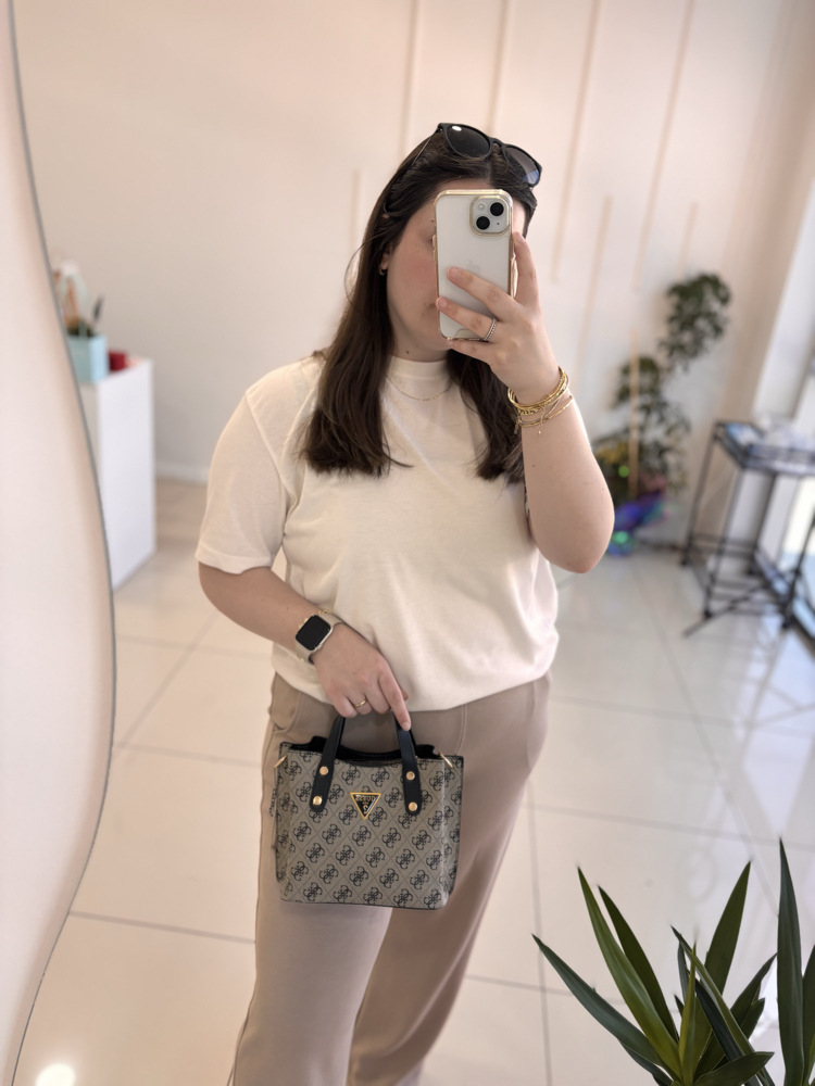 Guess siyah detaylı çanta