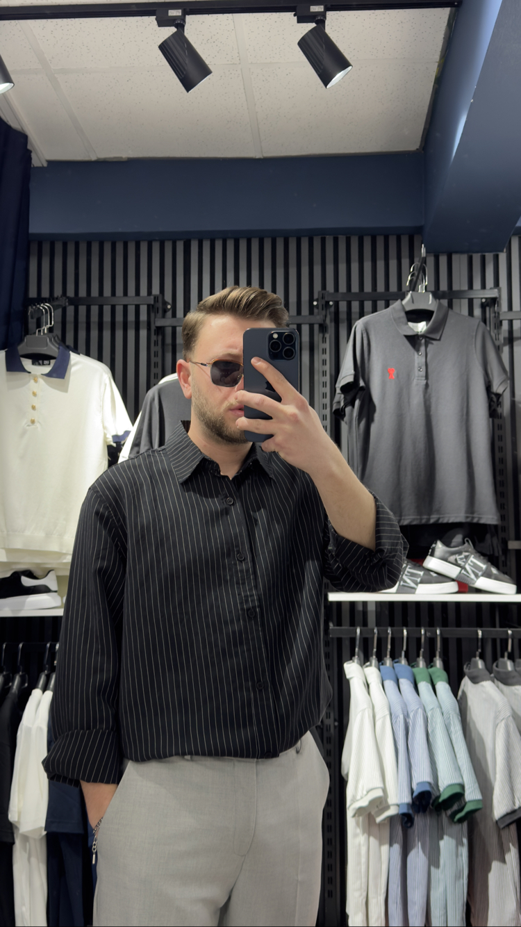Oversize siyah çizgili gömlek