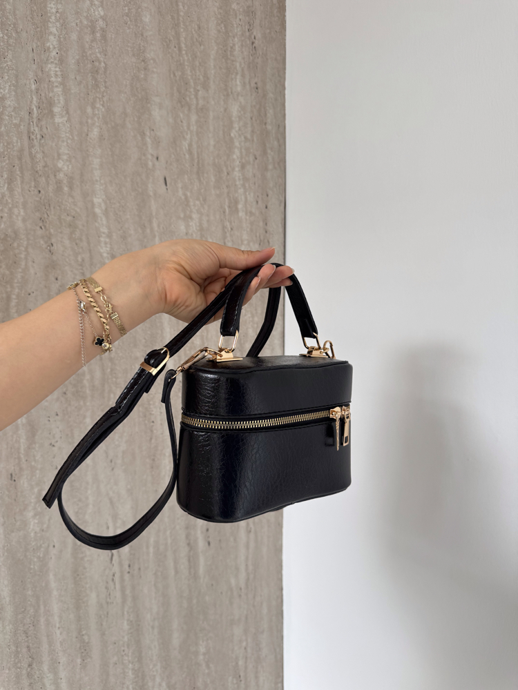 Kutu Model El Ve Çapraz Çanta Siyah