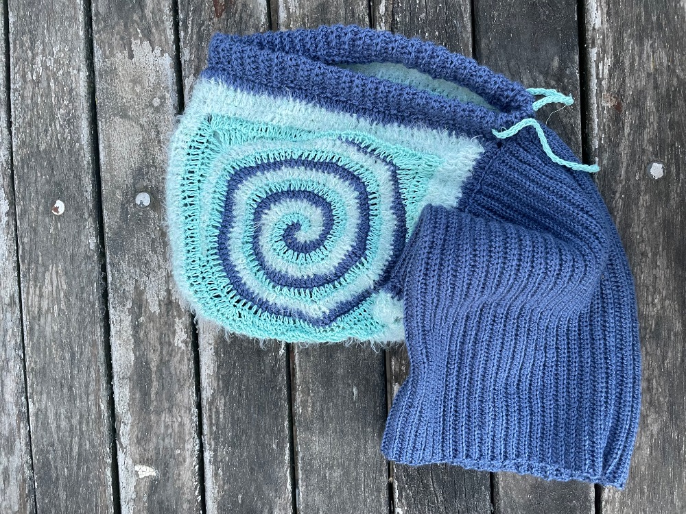 cloud spiral balaclava