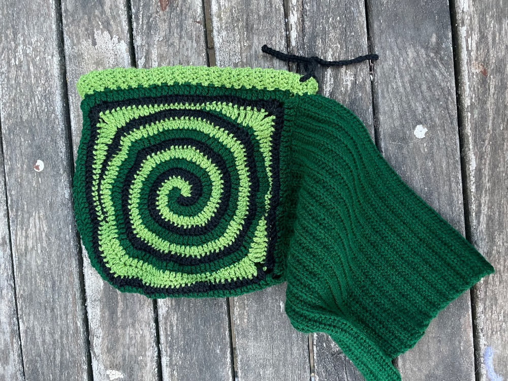 poison ivy spiral balaclava