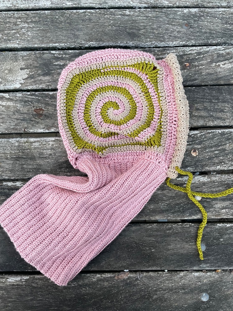 Flora spiral balaclava