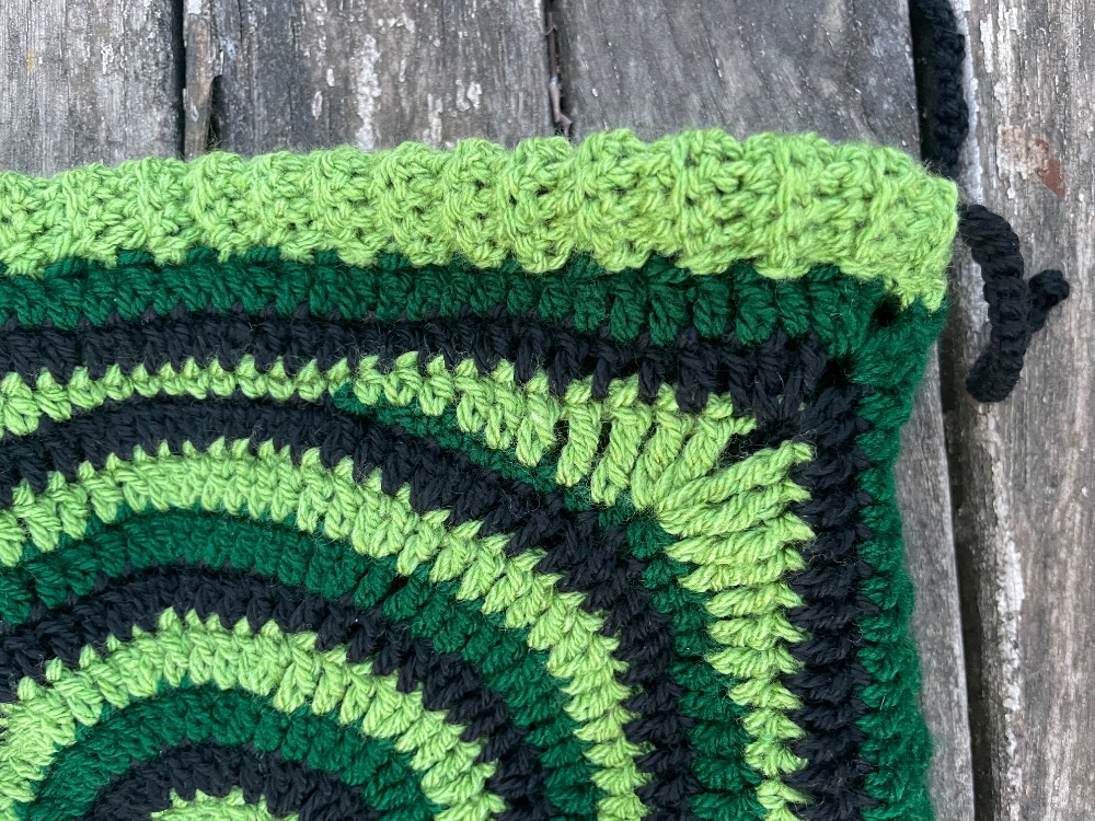 poison ivy spiral balaclava