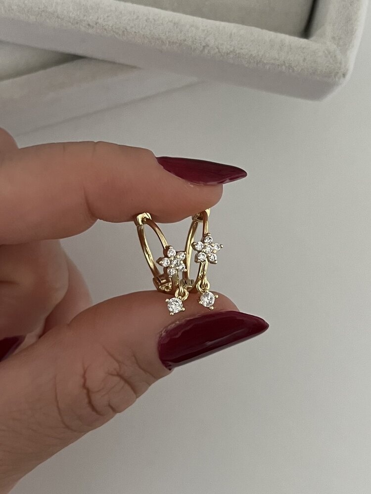 Xuping Mini Çiçekli Sallatılı Taşlı Halka Küpe 