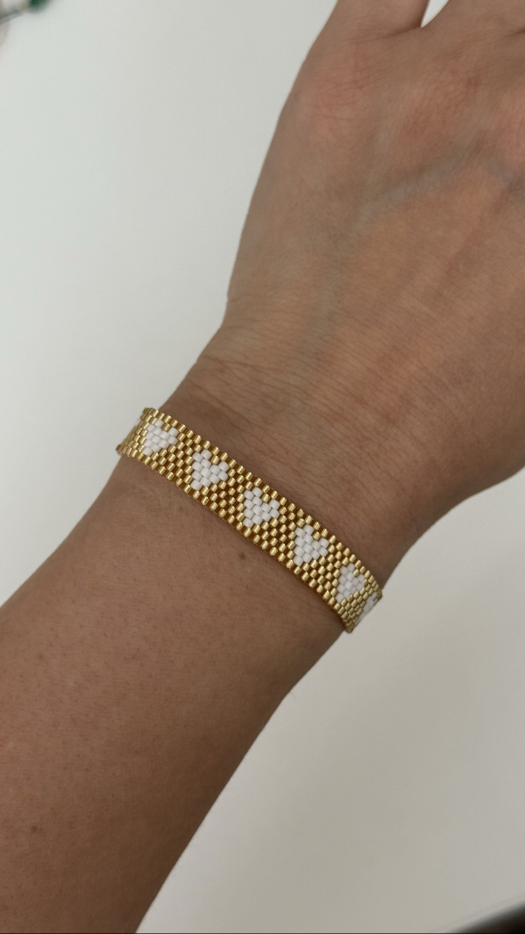 Gold Beyaz Kalpli Miyuki Bileklik 