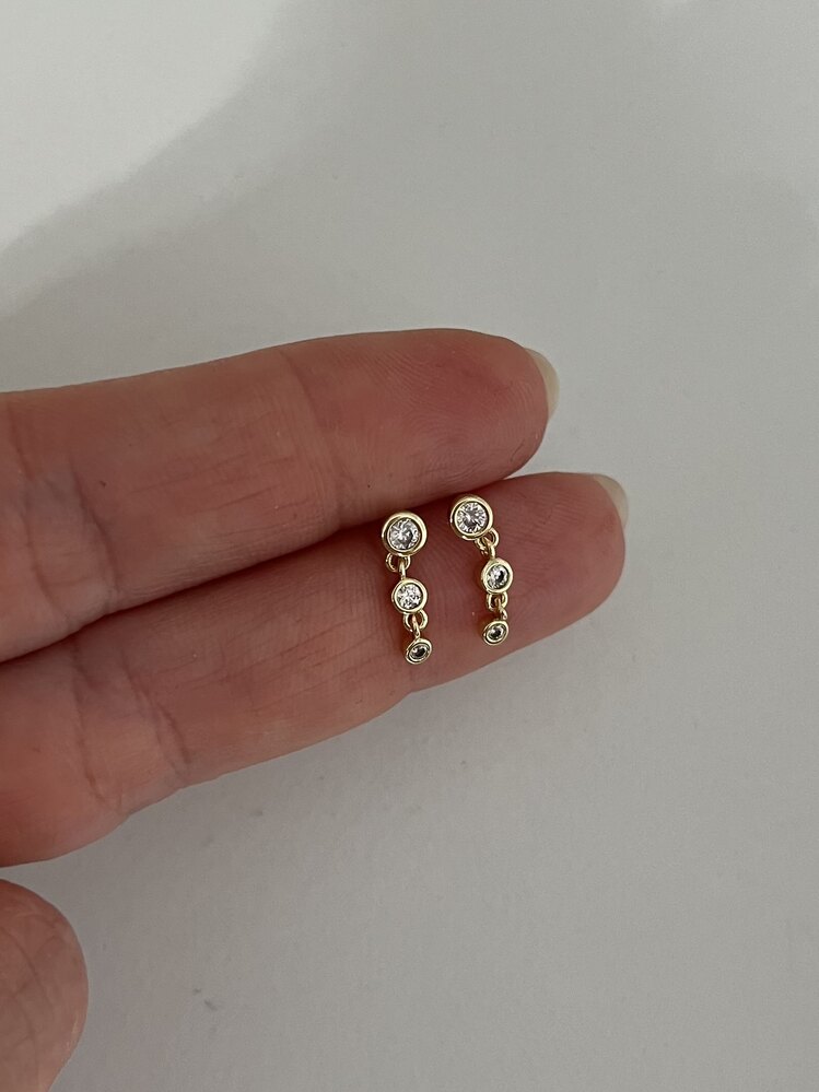 Xuping Mini 3 Taş Sallantılı Küpe