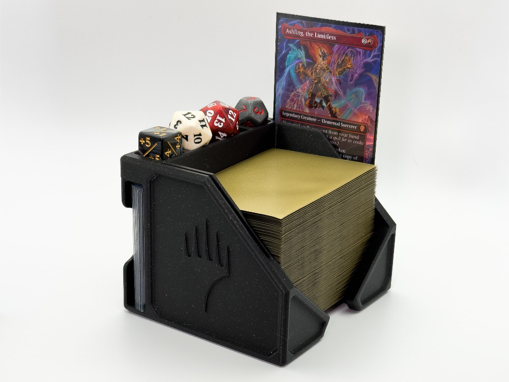Magic: The Gathering Commander Deck Düzenleyici ve Oyun Standı