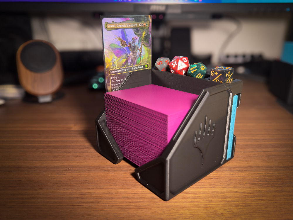 Magic: The Gathering Commander Deck Düzenleyici ve Oyun Standı