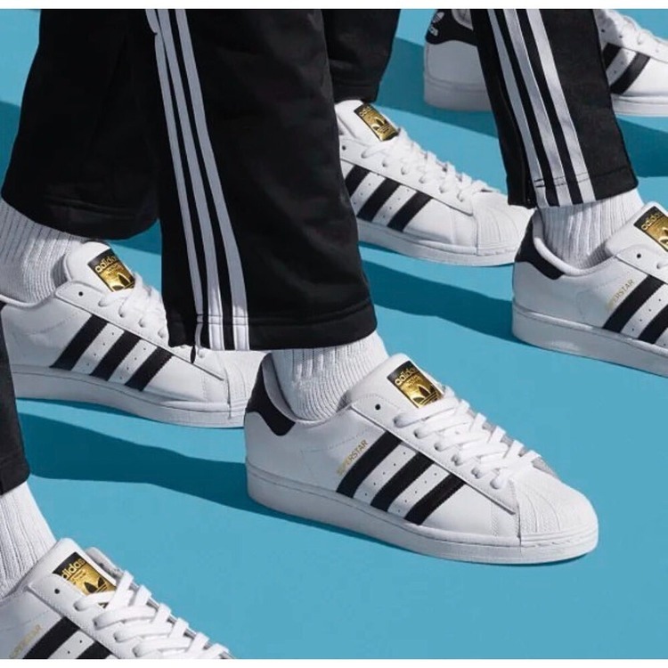 Adidas Superstar “ Classic “