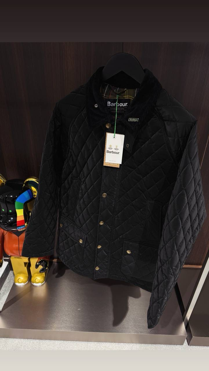 Barbour Siyah Kapitone Mont