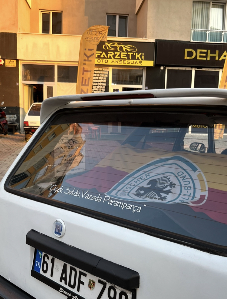 Çiçek soldu,vazoda paramparça 