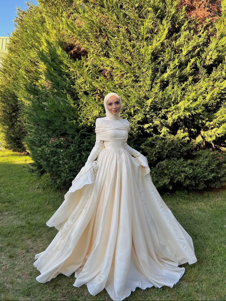 Yani saya model