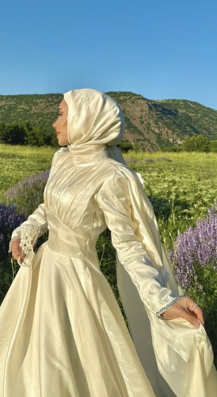 Kuğ söz nişanlık ve nikah elbisesi