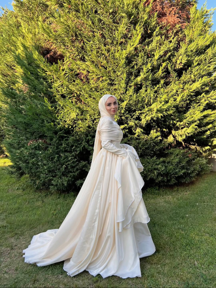 Yani saya model