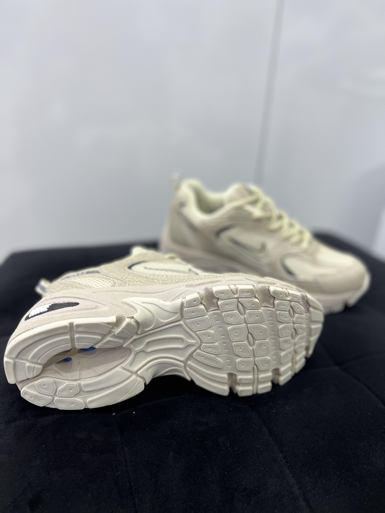 Nike 530